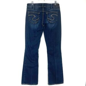 Silver Jeans Aiko Boot Cut Denim with Signature Stitching T30